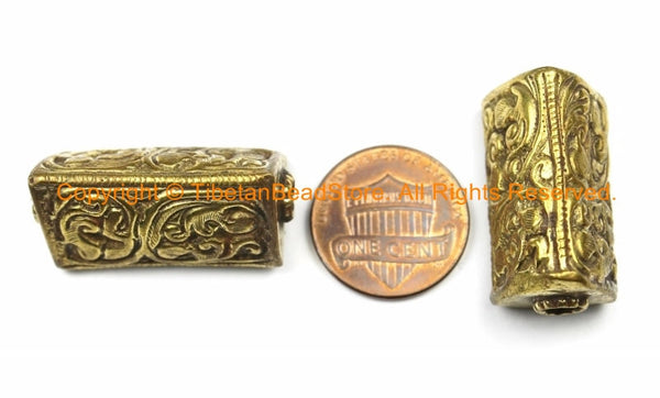 1 BEAD - Repousse Carved Brass Triangle Box-Shaped Tibetan Bead with Floral Details - Ethnic Nepal Tibetan Metal Focal Beads - B3140-1