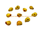 10 BEADS - Yellow Color Howlite Carved Skull Charm Beads - Skull Beads - Charms, Beads, Findings - B3401Y-10