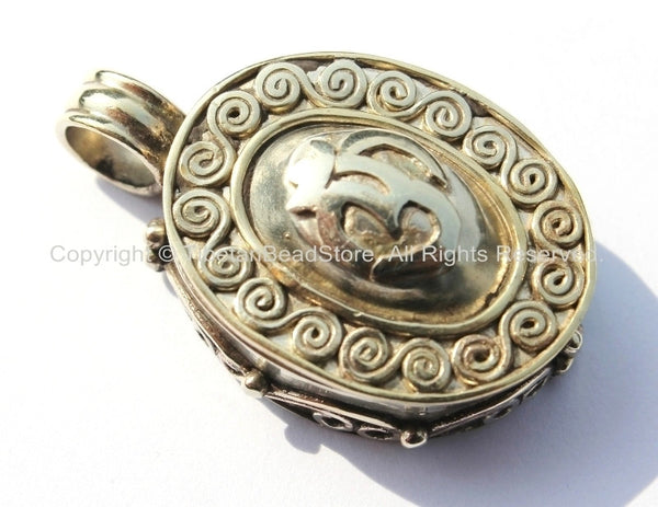 Sanskrit OM Mantra Oval Prayer Box Ghau Amulet Tibetan Pendant - Om Aum Ohm Mantra - Tibetan Handmade Jewelry - WM4830