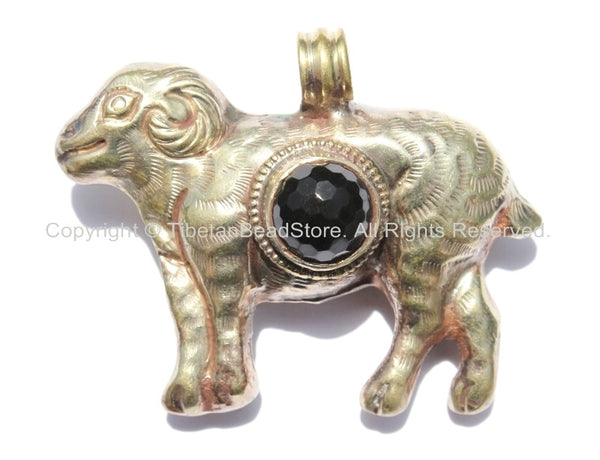 Tibetan Reversible Repousse Tibetan Silver Ram Pendant with Faceted Black Quartz Inlay - Tibetan Animal Pendant - Tibetan Jewelry - WM5316