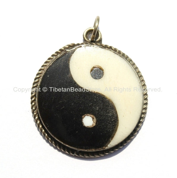 Tibetan Bone Yin Yang Charm Pendant - Handmade Ethnic Tribal Tibetan Jewelry - Black & White Bone Ying Yang Pendant - WM6045