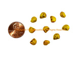 10 BEADS - Yellow Color Howlite Carved Skull Charm Beads - Skull Beads - Charms, Beads, Findings - B3401Y-10