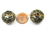 10 BEADS - Tibetan Repousse Floral Silver-plated Metal Round Focal Beads - 22mm x 22mm Unique Ethnic Filigree Carved Metal Beads - B3119-10