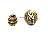 1 SET Large Tibetan OM Mantra Etched Conch Shell Guru Bead & Cap Set - Mala Making Supply - Mala Prayer Beads Rosary Guru Beads - GB59-1