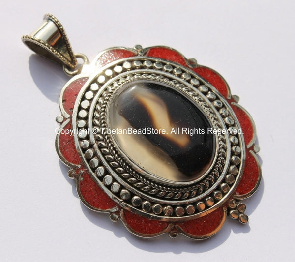 Tibetan Floral Design Pendant with Onyx Center Stone & Coral Inlays - Handmade Tibetan Nepalese Jewelry - WM4435