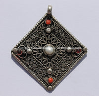 Ethnic Filigree Diamond Kite-shape Nepal Tibetan Pendant with Bead Inlays - Nepal Tibetan Artisan Handmade Silver Filigree Pendant - WM4661